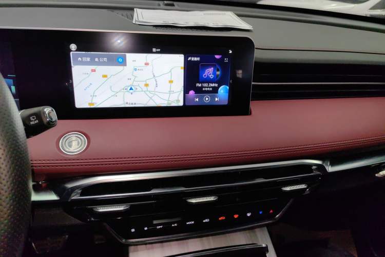 Used JETOUR X70 PLUS 2023 1.6T DCT Stronger 5-Seater
