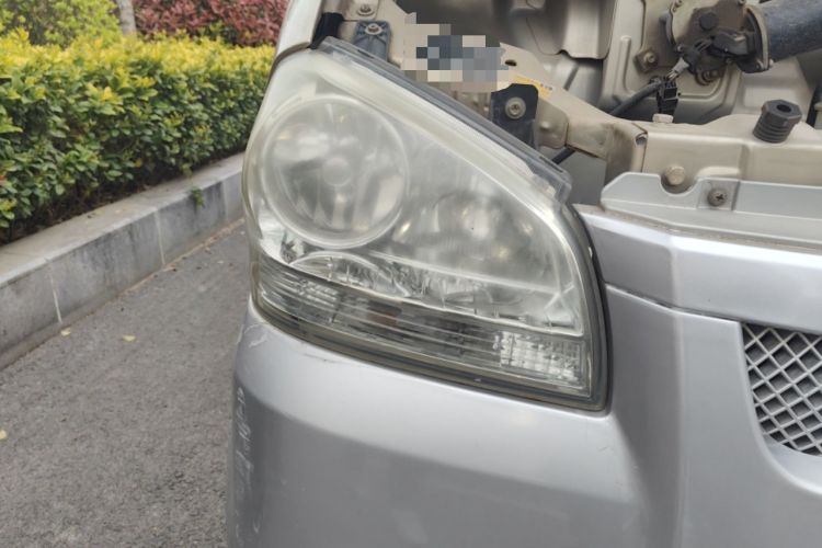 Used BAIC Weiwang 306 2011 1.3L Comfort version 7 seats Right Front Headlight