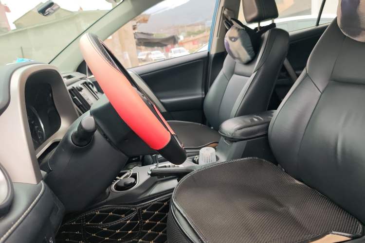 Used Toyota RAV4 2016 2.0L CVT 4x4 New Edition China V Standard
