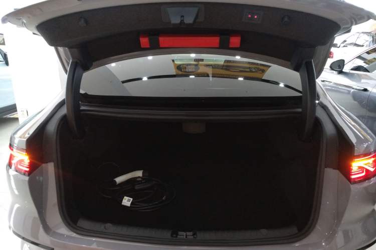 Used BYD Han 2025 DM-i 125KM Prestige Model
