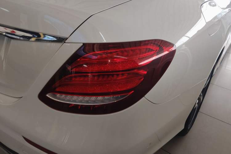 Used Mercedes-Benz E-Class 2017 E 300 L Sporty and Stylish Model Right Rear Taillight