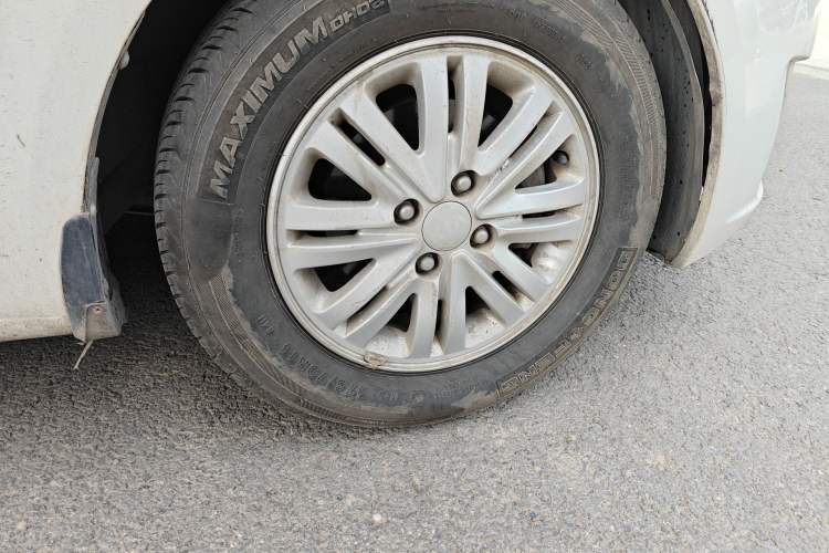 Used Kia K2 2012 Sedan 1.4L MT GLS Commemorative Edition
