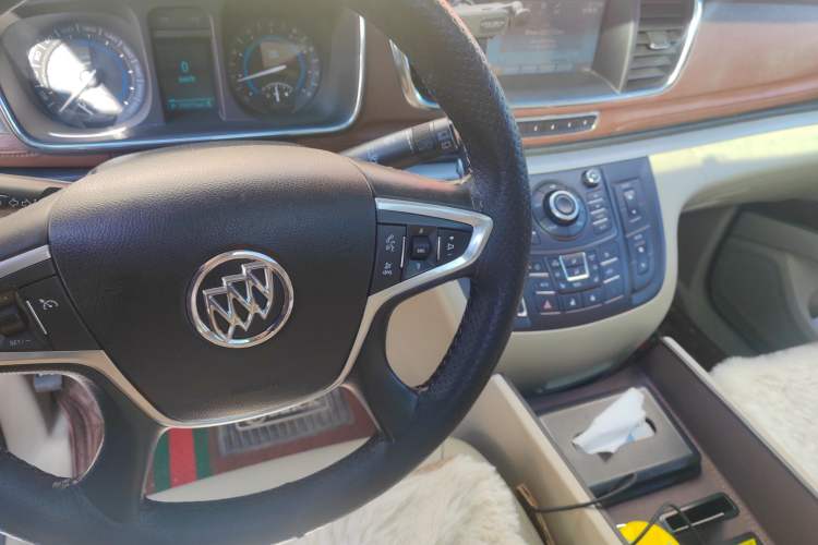 Used Buick GL8 2014 3.0L GT Luxury Business Haoya Edition