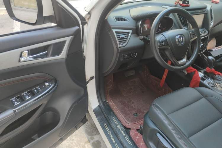 Used CHANGAN CS75 2017 Shangkui Edition 1.5T Automatic Fengxiang Model
