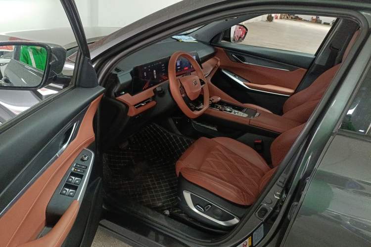 Used Changan CS75 PLUS 2023 3rd Generation 1.5T Automatic Prestige Model
