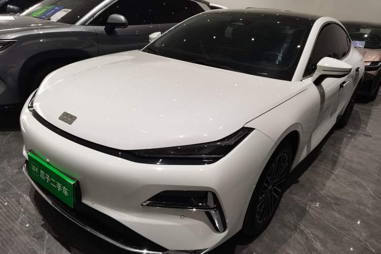 Used Geely Galaxy 8 2025 130km EM-i Deluxe Edition