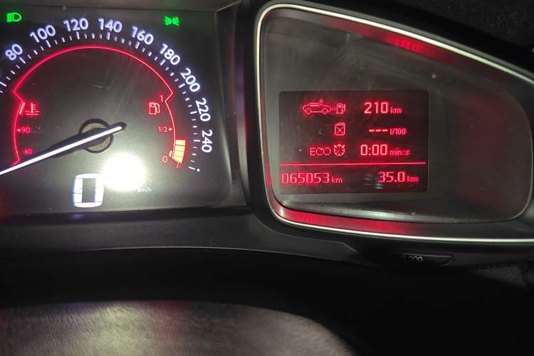 Used DS 6 2014 1.6T Luxury Edition THP160
