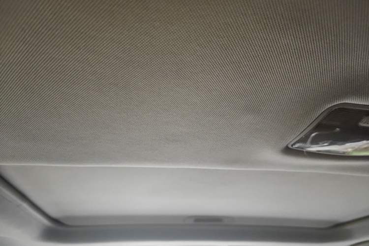 Used JMC Yusheng S350 2013 2.4T Automatic 2WD Diesel Luxury Edition 5 Seats
