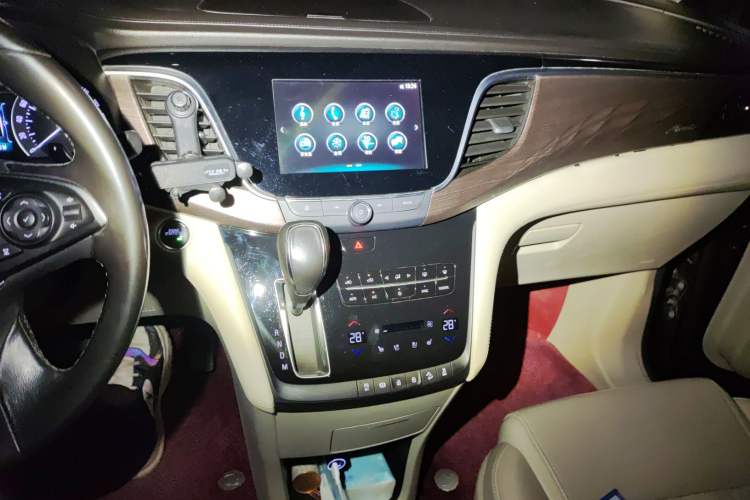 Used Buick GL8 2017 28T Avenir Avia National Emission Standard V
