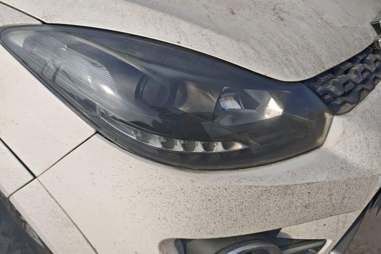 Used JMC Yuhu 3 2018 2.5T Diesel Two-Wheel Drive Advanced Version Standard Wheelbase
