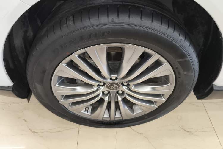 Used Toyota Harrier 2023 2.0L CVT Two-Wheel Drive Deluxe Edition
