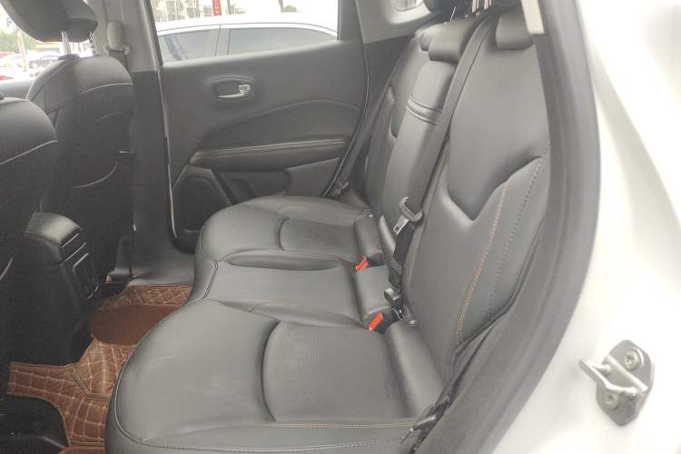 Used Jeep Compass 2019 220T Automatic Family Edition
