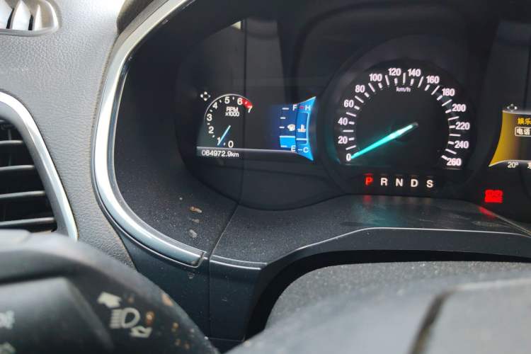 Used Ford Edge 2015 2.0T GTDi Two-Wheel-Drive High-Line Version
