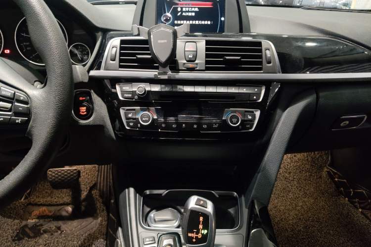 Used BMW 3 Series 2017 320Li Fashion Model
