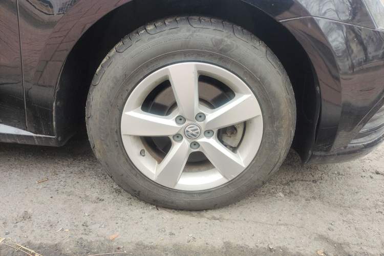 Used Volkswagen Lavida 2015 1.6L Manual Fashion Edition