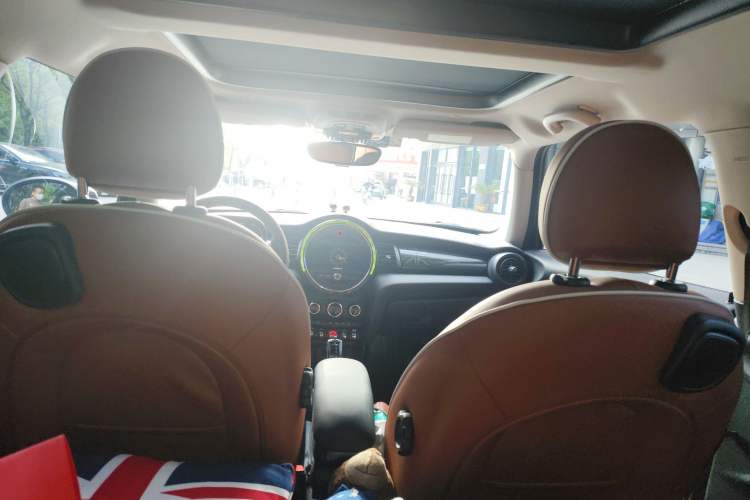 Used MINI 2021 1.5T COOPER Artist
