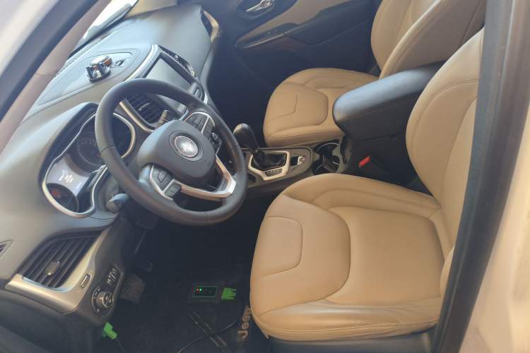 Used Jeep Cherokee 2016 2.0L Superior Edition