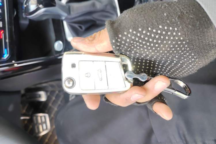 Used Volkswagen T-ROC 2024 300TSI DSG Two-Wheel-Drive Chen Guang Edition