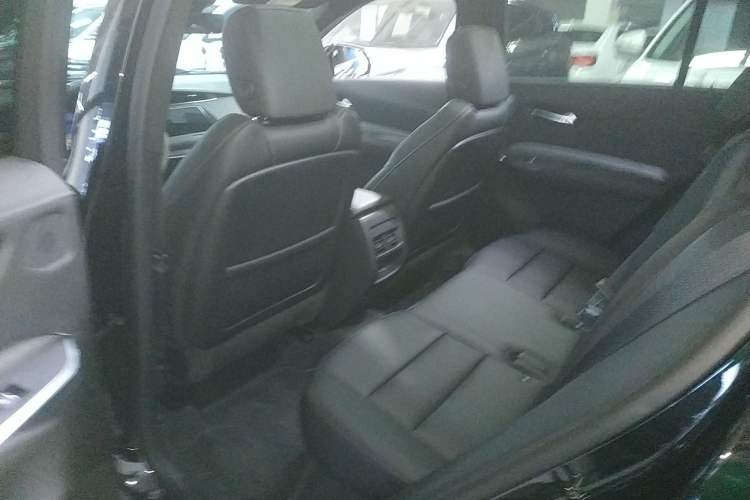 Used Cadillac XT4 2023 28T Two-Wheel-Drive Luxury Version