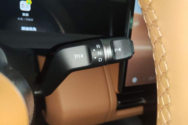 Used iCAR V27 2026 Model 200KM Four-Wheel Drive Falcon 500