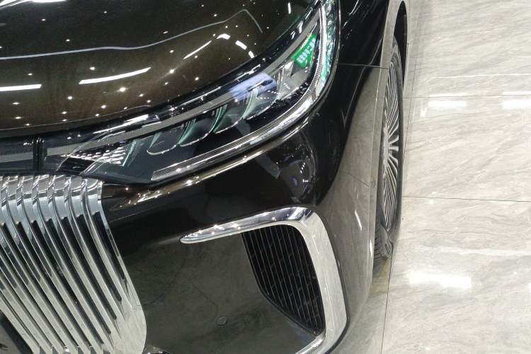 Used VOYAH Dream 2025 PHEV Four-Wheel-Drive Flagship Kunpeng Edition
