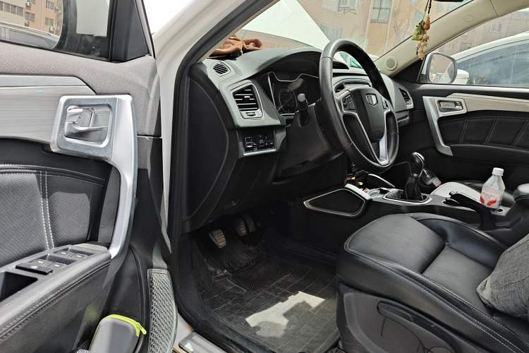 Used Geely Auto Vision X6 2016 1.8L Manual Luxury Model
