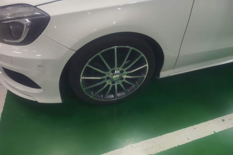 Used Mercedes-Benz A-Class 2015 A 200 Sport Edition Left Front Wheel Hub