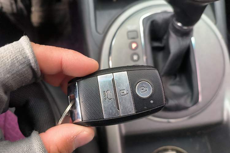 Used Kia Sportage R 2015 2.0L Automatic Two-Wheel Drive GLS Vehicle Key