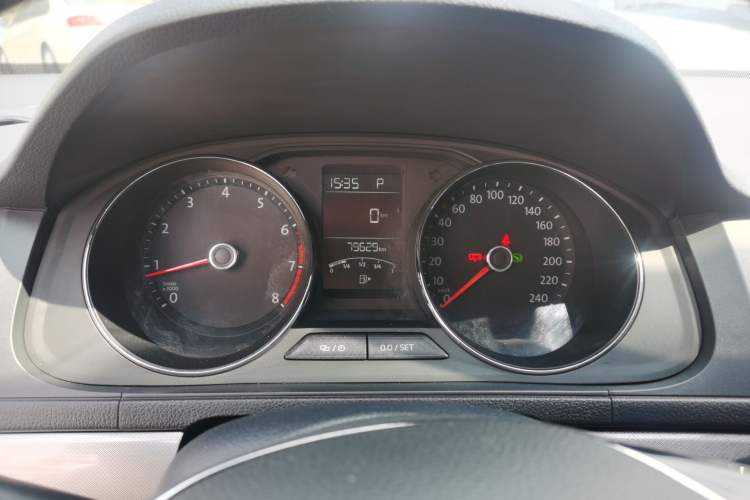 Used Volkswagen Lavida 2017 1.6L Automatic Comfort Edition Instrument Cluster