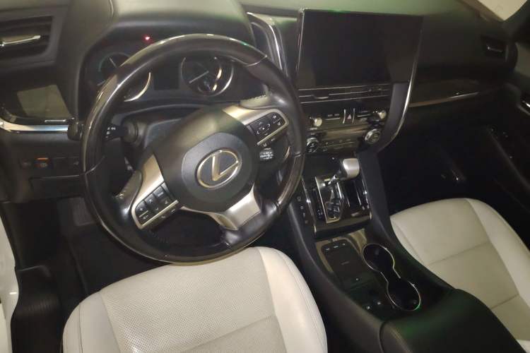 Used Lexus LM 2020 300h Four-Seat Grand Edition
