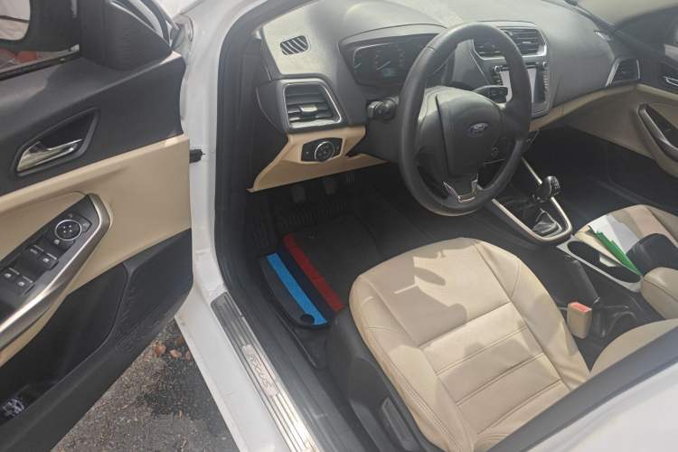 Used Ford Escort 2015 1.5L Manual Comfort Model
