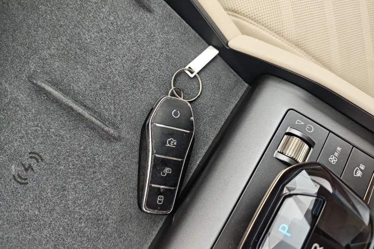 Used BYD Qin L 2024 DM-i 120KM Excellence Model Vehicle Key