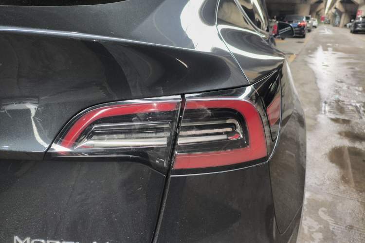 Used Tesla Model Y 2024 Long-Range All-Wheel-Drive Version
