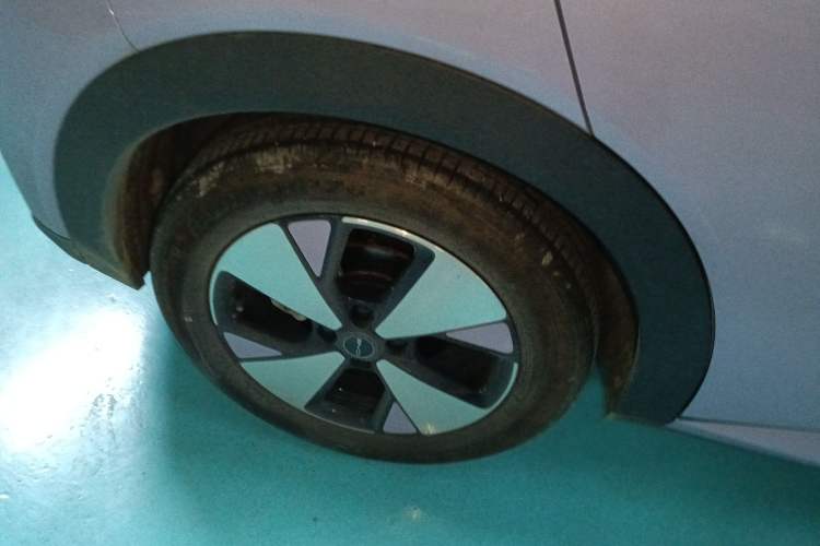 Used BYD Dolphin 2023 420 km Free Version Right Rear Wheel Hub