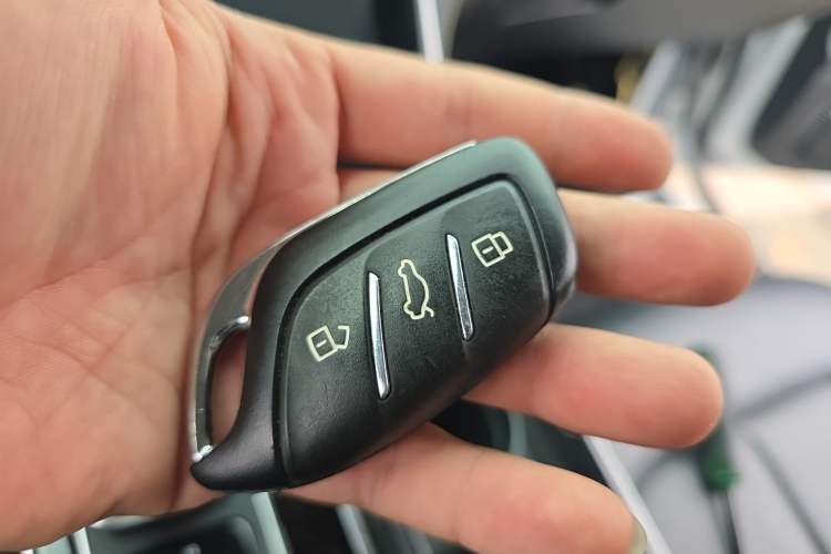 Used Roewe i6 MAX New Energy 2023 EV 420 Skyroof Special Edition
