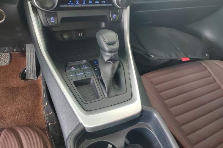 Used Toyota RAV4 2020 2.0L CVT Two-Wheel Drive Urban Edition