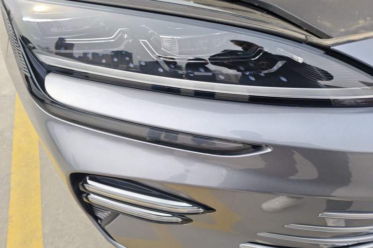 Used BYD Song PLUS New Energy 2024 HONOR Edition DM-i 71km Luxury Model Right Front Headlight