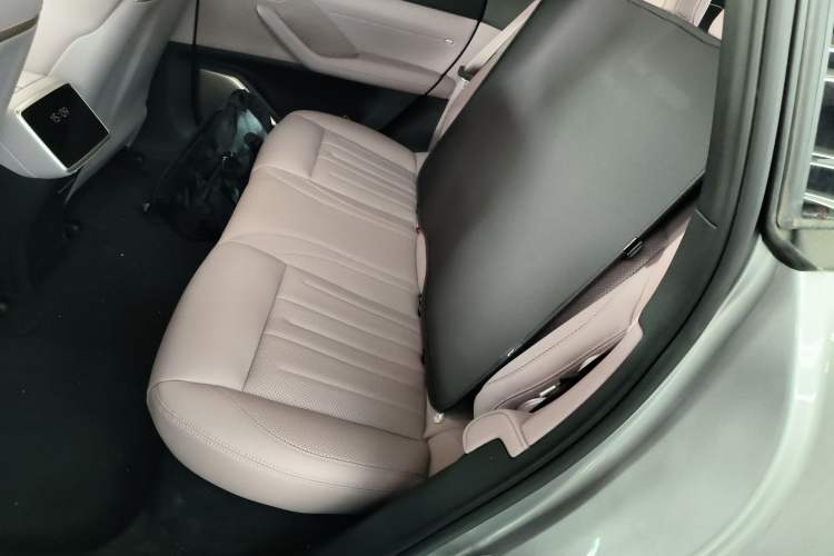 Used ONVO L60 2024 60 kWh Rear-Drive Version
