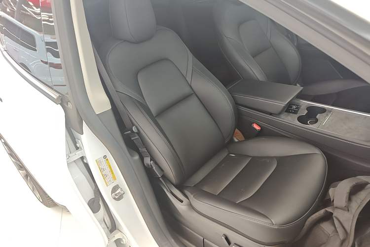 Used Tesla Model Y 2022 Rear-Wheel-Drive Version Right Front Seat