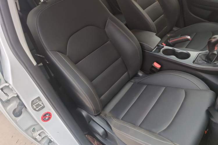 Used Geely Auto Emgrand 2019 Leading Edition 1.5L Manual Luxury Model China VI Standard Right Front Seat