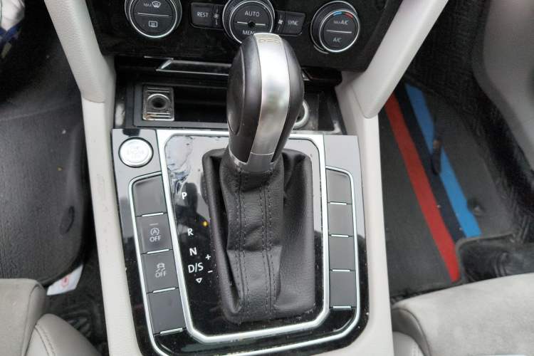 Used Volkswagen Magotan 2017 380TSI DSG Luxury Model Gear Lever
