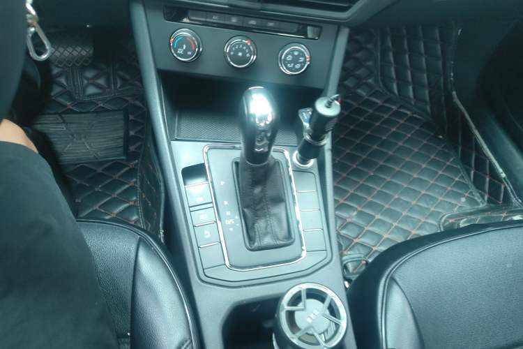 Used Volkswagen Bora 2019 1.5L Automatic Fashion Model Gear Lever