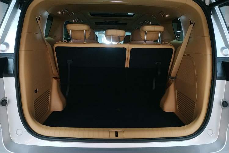 Used VOYAH Dream 2022 Low-Carbon Edition Dream+ Smart Enjoyment Package Trunk