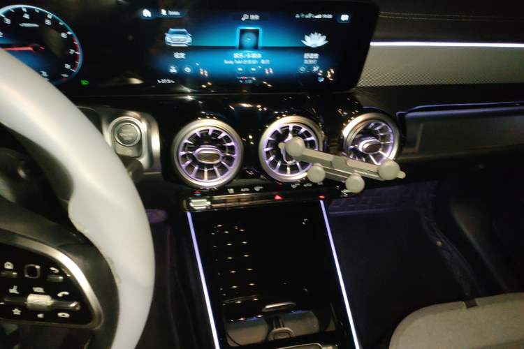 Used Mercedes-Benz GLB 2023 GLB 200 Fashion Model