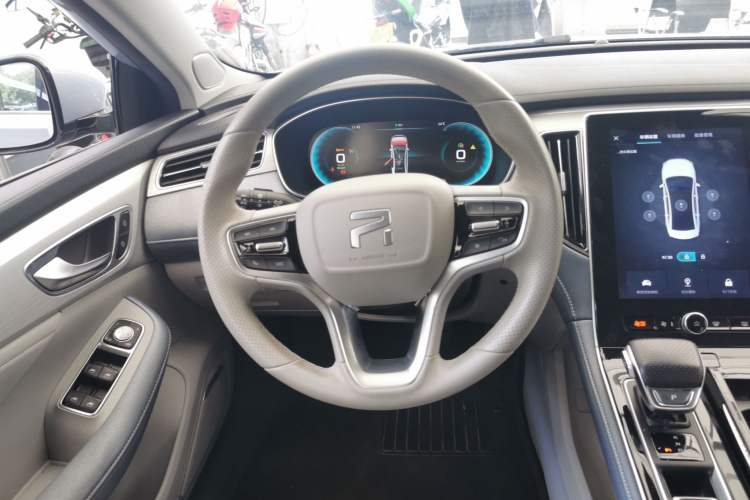 Used Rising ER6 2020 620 km Smart Edition
