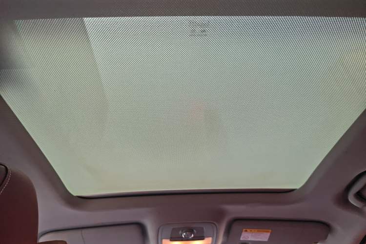 Used Roewe RX5 2016 30T Four-Wheel Drive Automatic Internet Smart Luxury Edition Headliner