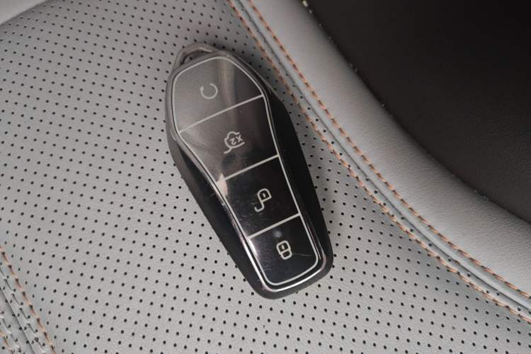 Used BYD Qin PLUS 2024 HONOR Edition DM-i 55KM Leading Model
