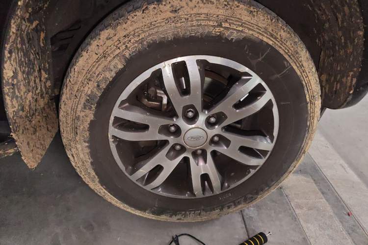 Used Ford Everest 2017 2.0T Gasoline Automatic 4x4 Luxury Edition 7 Seats