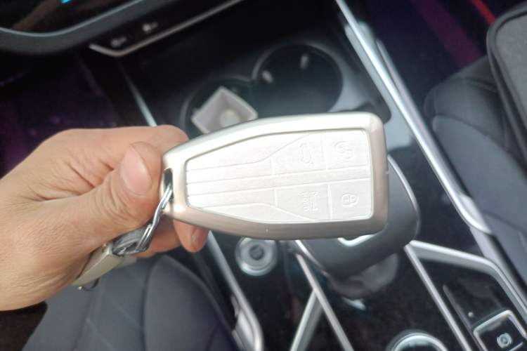 Used Hongqi HS5 2022 Revised Version 2.0T Smart Connect Flagship Edition
