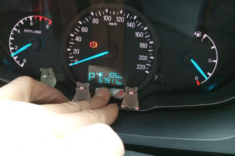 Used Ford Escort 2015 1.5L Automatic Comfort Edition Odometer Close Up